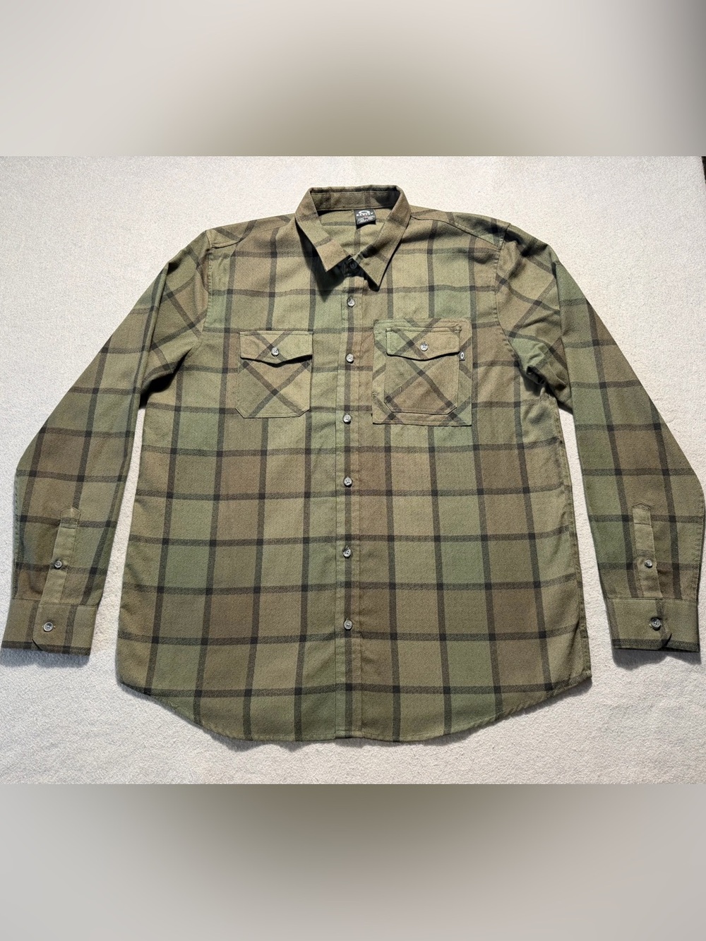 Oakley Men XL Plaid Button Up Shirt Olive Green Brown Long Sleeve Outdoor
